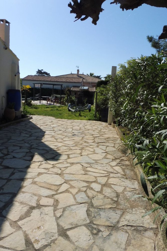 Aire camping-car  Marseillan (34340) - Photo 3